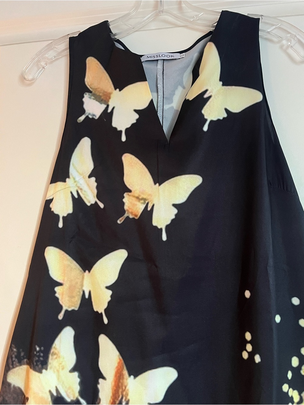 MISSLOOK Black Camisole with Yellow Butterfly Print